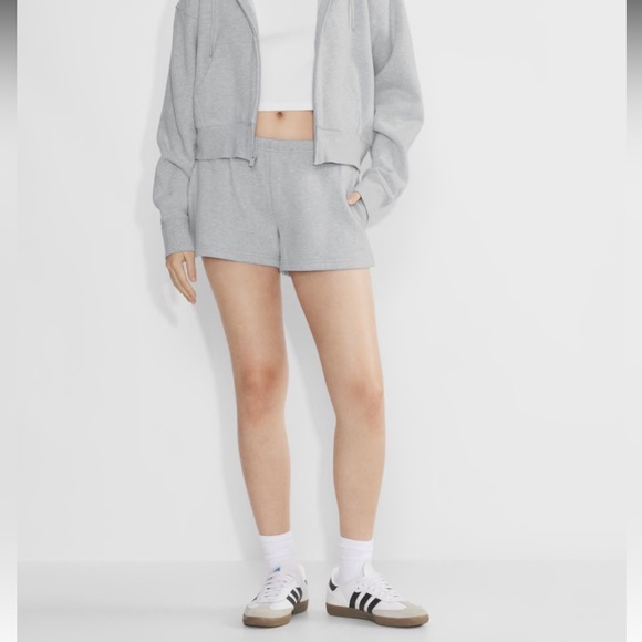 Aritzia fleece shorts - Picture 1 of 5